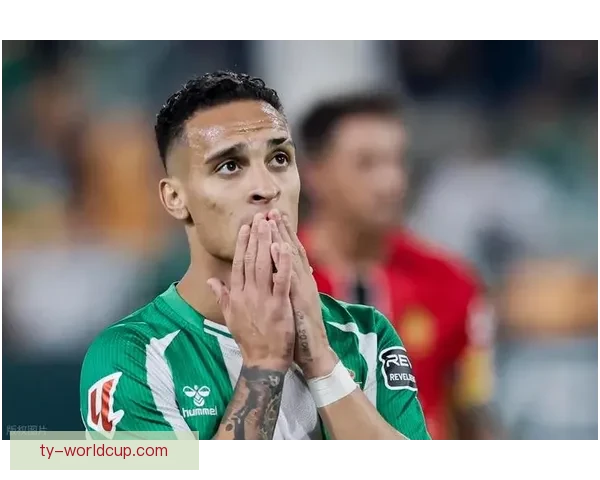 真圆神安东尼边路脚跟转圈传