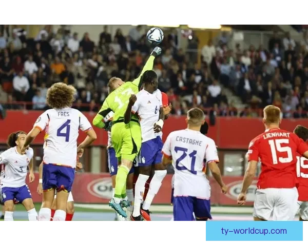 广岛点球胜冈山良破门红牌定局