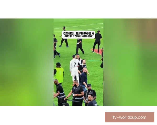 津门虎添三外籍助教巴萨分析师