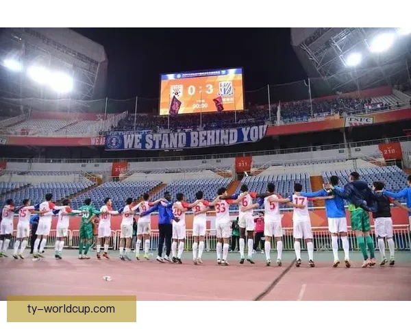 阿联酋裁判组执法申花町田战役